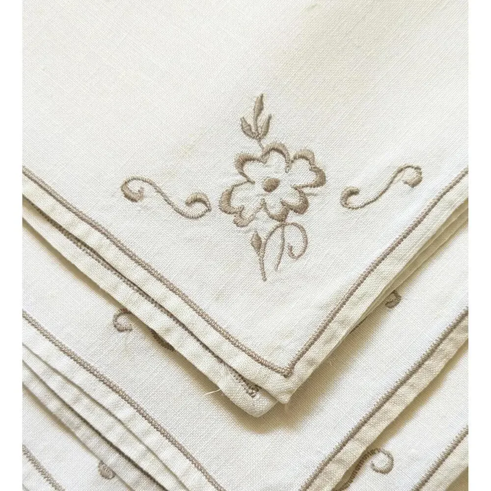 Vtg Set Of 4 Ivory Linen Napkins Floral Hand Embroidery 13”x13”
